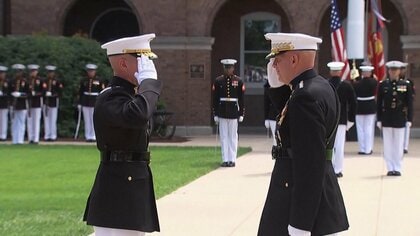 米軍海兵隊トップが164年ぶり異例の不在に…中絶めぐり対立