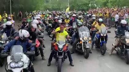 「南米のトランプ」敗北で支持者が道路封鎖！記者も巻き込まれた空港大混乱　ブラジルの分断は続くのか