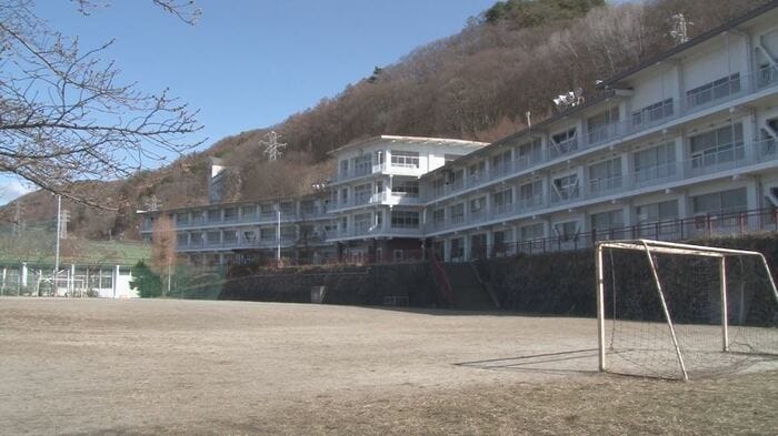 諏訪市の旧城北小学校
