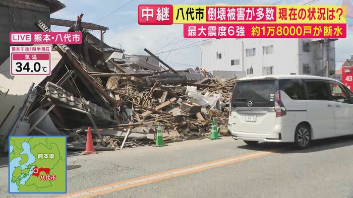 被災地各地では渋滞も　倒壊家屋が道路に