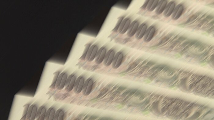 店のお金をギャンブルに…
