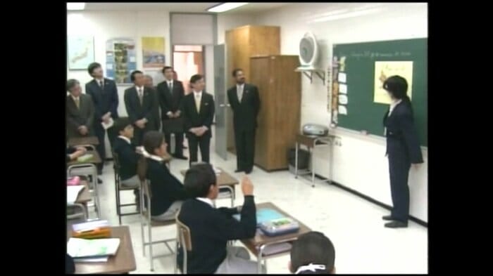 教室で授業の様子もご視察