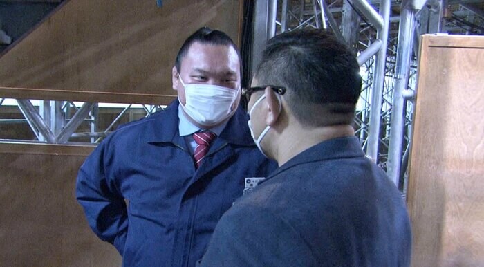 元横綱朝青龍と談笑