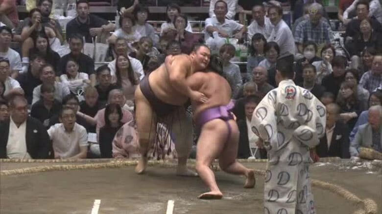 朝乃山、尊富士を突き落としで下し4勝1敗　右上手を許しながらも粘って逆転【大相撲秋場所 5日目結果】｜FNNプライムオンライン