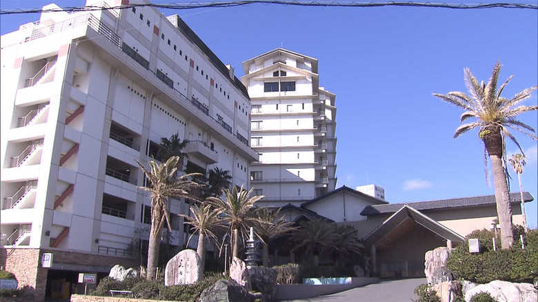 「もう少しこらえて…」英断のホテル三日月に政府が懇願 武漢からの帰国者受け入れの知られざる内幕