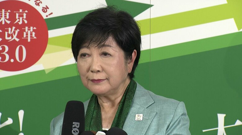 3期目当選確実を果たした小池百合子氏（7日午後8時過ぎ）