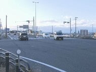 バイクで通学途中だった男子高校生が軽自動車と衝突し意識不明の重体 軽を運転の40代女性も頭などにケガ