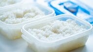 ご飯が余っても冷凍するのは待って!冷やご飯だからできる「崩壊しにくい焼きおむすび」と「パラパラチャーハン」