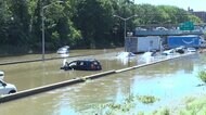 米NYなどで記録的豪雨 道路冠水など26人死亡