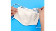 洋服の青山が「保冷剤」入れる“猛暑対策マスク”を発売…重くはないの?担当者に聞いた