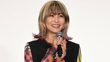 LiSAが“サプライズ登場”　劇場で響き渡る“笑い声”？ 　「スパイダーマン」試写会に“出産後初”の公の場　