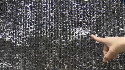 【衝撃】“コンビニ富士”撮影防止の黒幕に「穴」が十数カ所　設置1週間で観光客が減少も…またしても“迷惑行為”