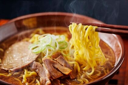 ラーメン店市場、25年度は8855億円　「１兆円市場」目前に迫る　ラーメン店の倒産は２年連続で減少　「三極化」進む価格戦略、「千円」に試練