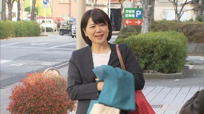 退職届提出の“ラブホ密会”小川前橋市長は笑顔の登庁…市長選出馬の可能性問われるも無言　議長は“不信任”ではなく“退職届”の採択の意向