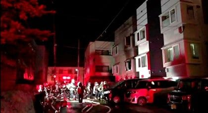 「1階の窓から火が見える」札幌市北区のアパートで火事＿住人の男女2人が煙を吸い搬送＜北海道札幌市＞