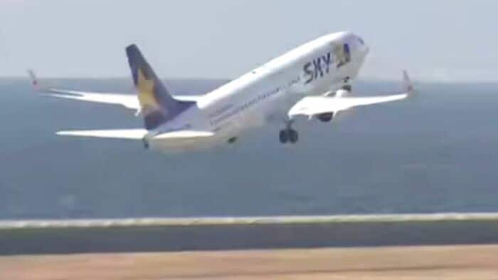 神戸空港を離陸するスカイマーク機(資料)