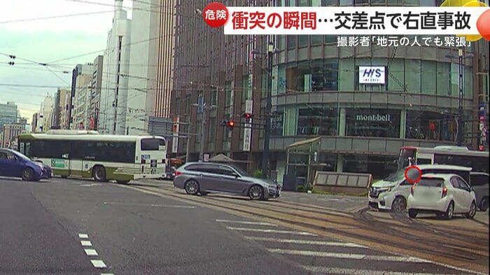 半回転した右折車