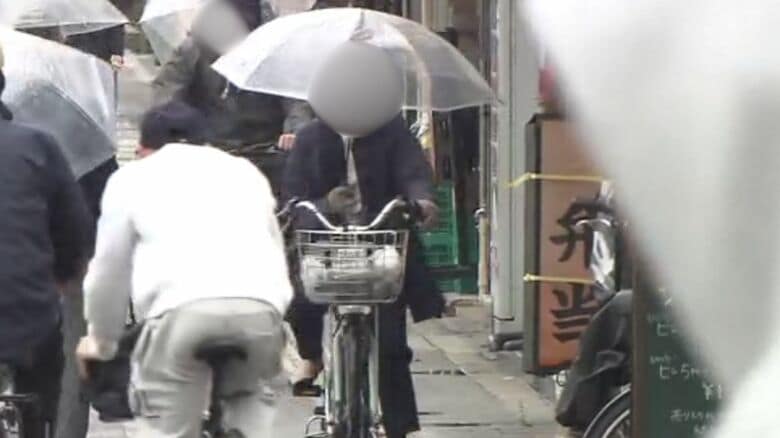 「傘さし運転」は絶対やめて！「傘スタンド」で固定できる傘は「幅30センチまで」違反の恐れ　自転車青切符導入で取り締まり強化か　「自転車は交通弱者ではない」と専門家｜FNNプライムオンライン
