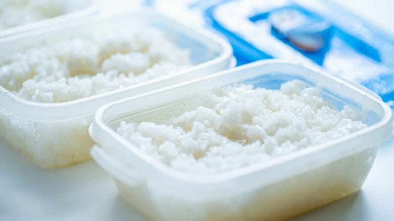 ご飯が余っても冷凍するのは待って！冷やご飯だからできる「崩壊しにくい焼きおむすび」と「パラパラチャーハン」｜FNNプライムオンライン