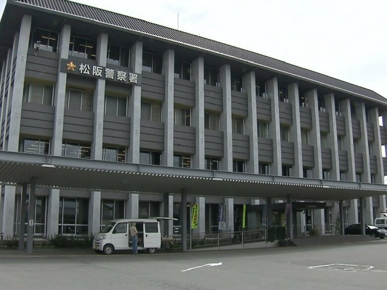 サイレン鳴らし走行中…パトカーが追い越そうとした原付バイクと接触 運転していた72歳女性が転倒しケガ｜FNNプライムオンライン