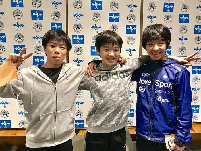 ノービス時代から切磋琢磨してきた3人（左から）佐藤駿、鍵山優真、三浦佳生（2018年撮影）