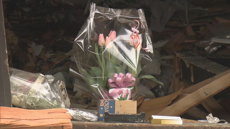 チューリップを供える