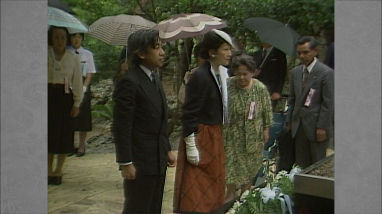 昭和58（1983）年　再び沖縄を訪問し「ひめゆりの塔」に献花された皇太子ご夫妻