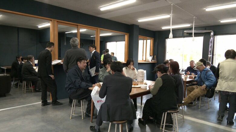 比立内駅に整備された「がっこステーション」（2023年11月）