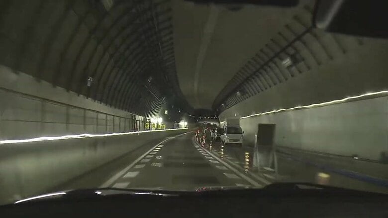 トンネル内は水が引いている