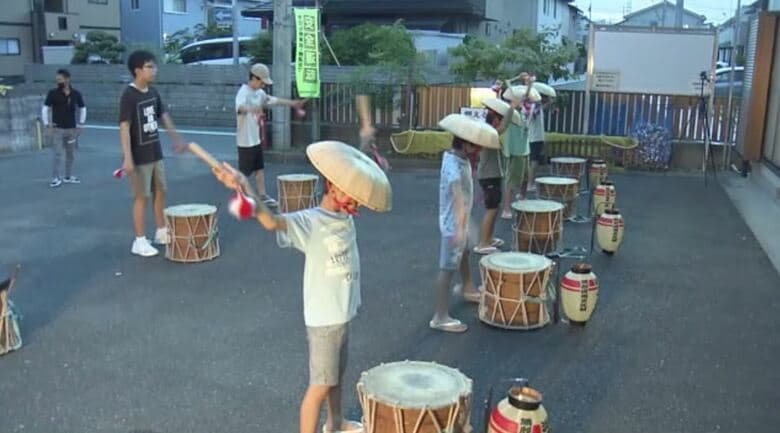 遠州大念仏を練習する子供たち（浜松市）