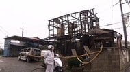 「母屋が燃えている」2階建て住宅が全焼　焼け跡から男性2人の遺体　90代父親・50代息子と連絡とれず　千葉・鎌ケ谷市
