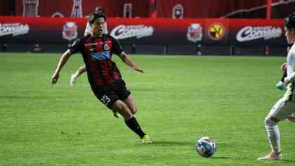 【J２札幌】川井健太監督「彼に今、変化が起きつつある」前節のヒーロー・FW大森真吾の2試合連続決勝ゴールで藤枝下し3連勝！まさに”静vs動”両極端な指揮官同士の対戦は札幌に軍配