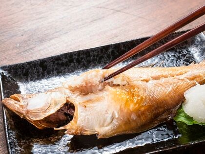 カレイやヒラメは要注意! 骨がのどに刺さると手術の場合も…食べるときの注意点を研究者に聞いた