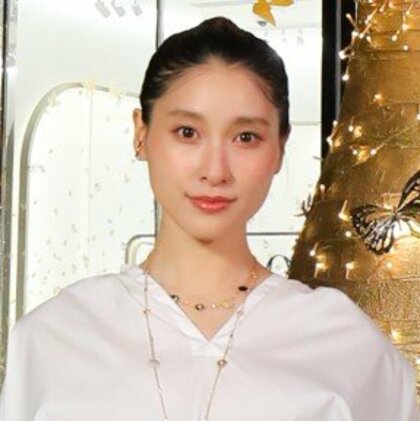 土屋太鳳、第1子出産発表後久々の公の場「感謝と緊張でふわふわ」　ロングコートで登場の横浜流星はやっぱりストイック！？