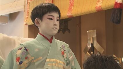 11歳が“お稚児さん”の大役に　3年ぶり…祇園祭の「山鉾巡行」　多くの観客前に“しめ縄切り”