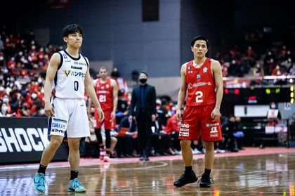 千葉 富樫勇樹と横浜 河村勇輝 Bリーグ注目のマッチアップが実現 Fnnプライムオンライン