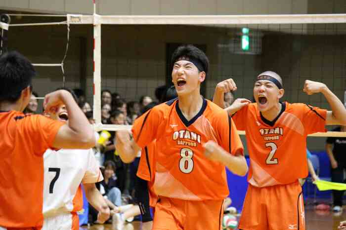 8小西出隼翔選手(左)と2岩崎聡汰選手(右)