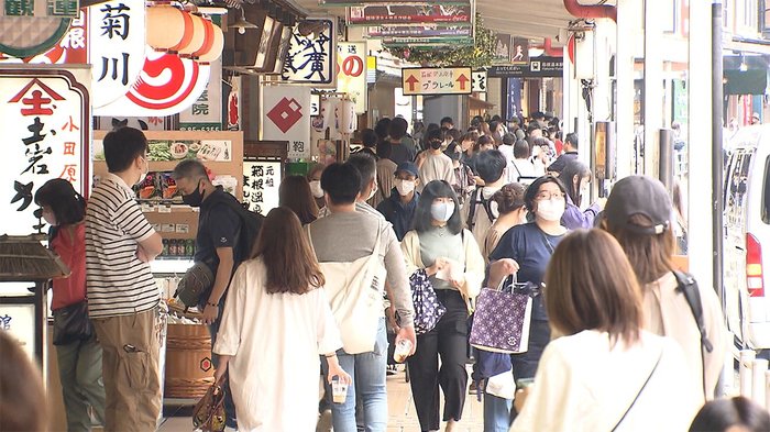 箱根スポットはほぼ満車 4連休観光地に人、人、人...