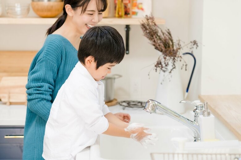 小さな子どもには「付き添い洗い」が安心