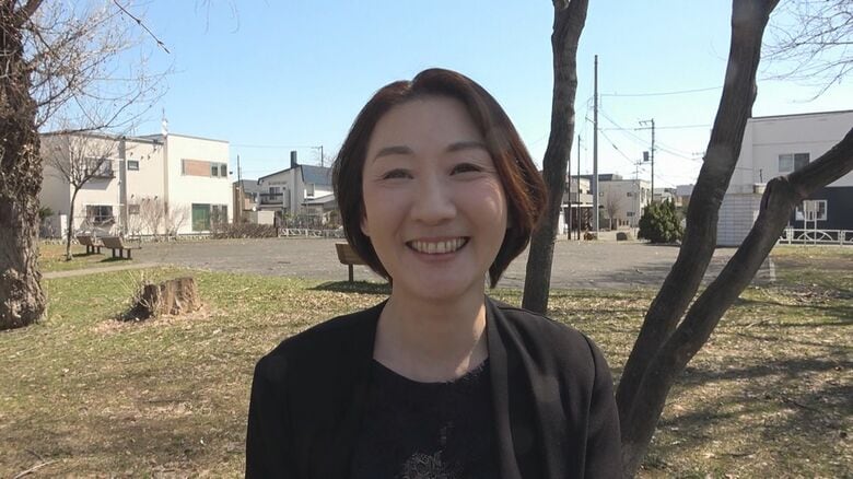 ビデオメッセージを送る山田いずみさん