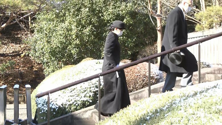 ｢昭和天皇祭の儀」に臨まれる佳子さま（7日午前 武蔵陵墓地）