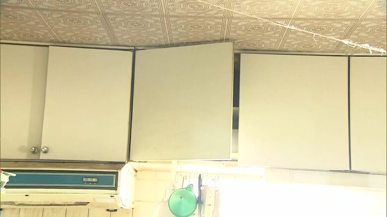 戸棚や冷蔵庫の扉が開いてしまった