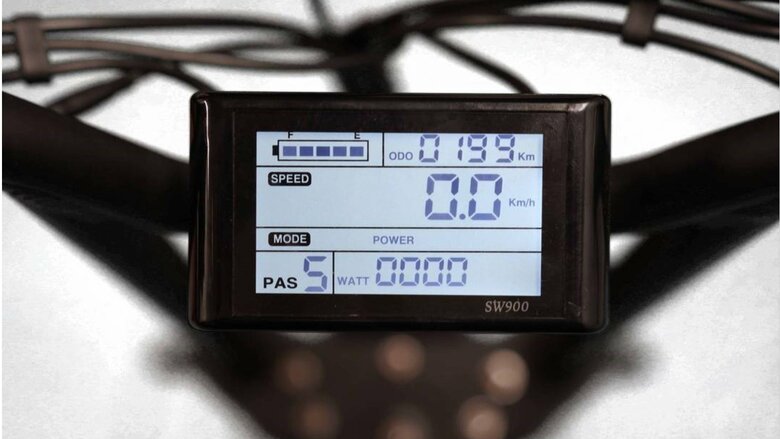デジタルディスプレイも備える（提供:Ampere）