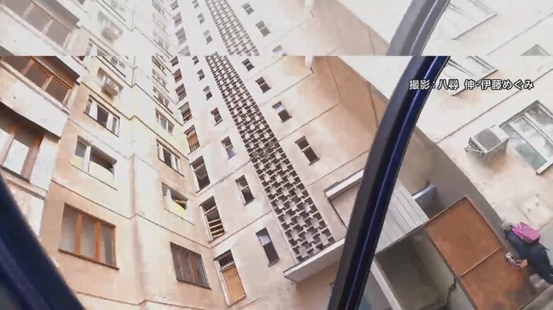 日本人写真家が捉えたマンションにミサイル着弾する瞬間16