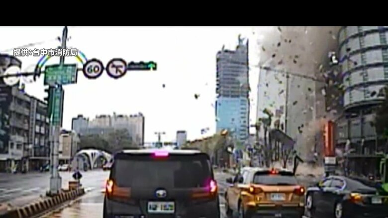現場近くに居合わせた救急車のドラレコがとらえた爆発事故発生の瞬間（7）