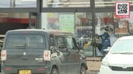 窓ガラスがグシャグシャに…駐車しようとした軽自動車が暴走しコンビニ店に突っ込む…女性従業員と客の2人がケガ…50代男性ドライバーが運転操作を誤ったか＜北海道札幌市＞