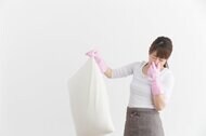 「枕カバー」を洗う頻度はどれくらい? 調査では週1回が多数派…適切な頻度をフランスベッドに聞いた
