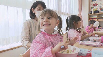 泣きながら“大脱走”図る場面も…ウクライナから家族と避難したミアちゃん3歳　幼稚園の初日に密着