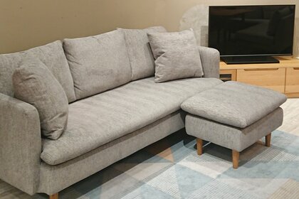 住宅の洋風化に伴い定着したソファーについて調査しました!【1000人アンケート】