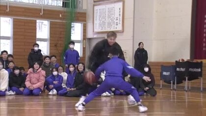 ハピネッツ・中山拓哉選手が小学校訪問　「挑戦すること」の大切さを児童に伝える　秋田市